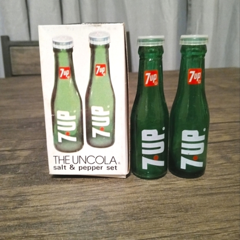 7•UP Salt & Pepper Shakers